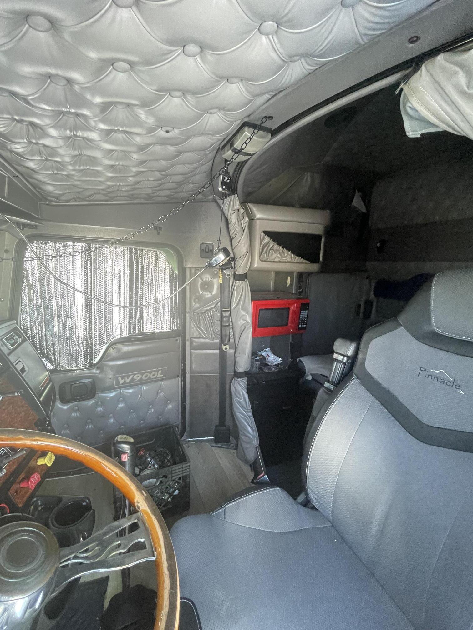 2004 KENWORTH W900 - view 20 of 32