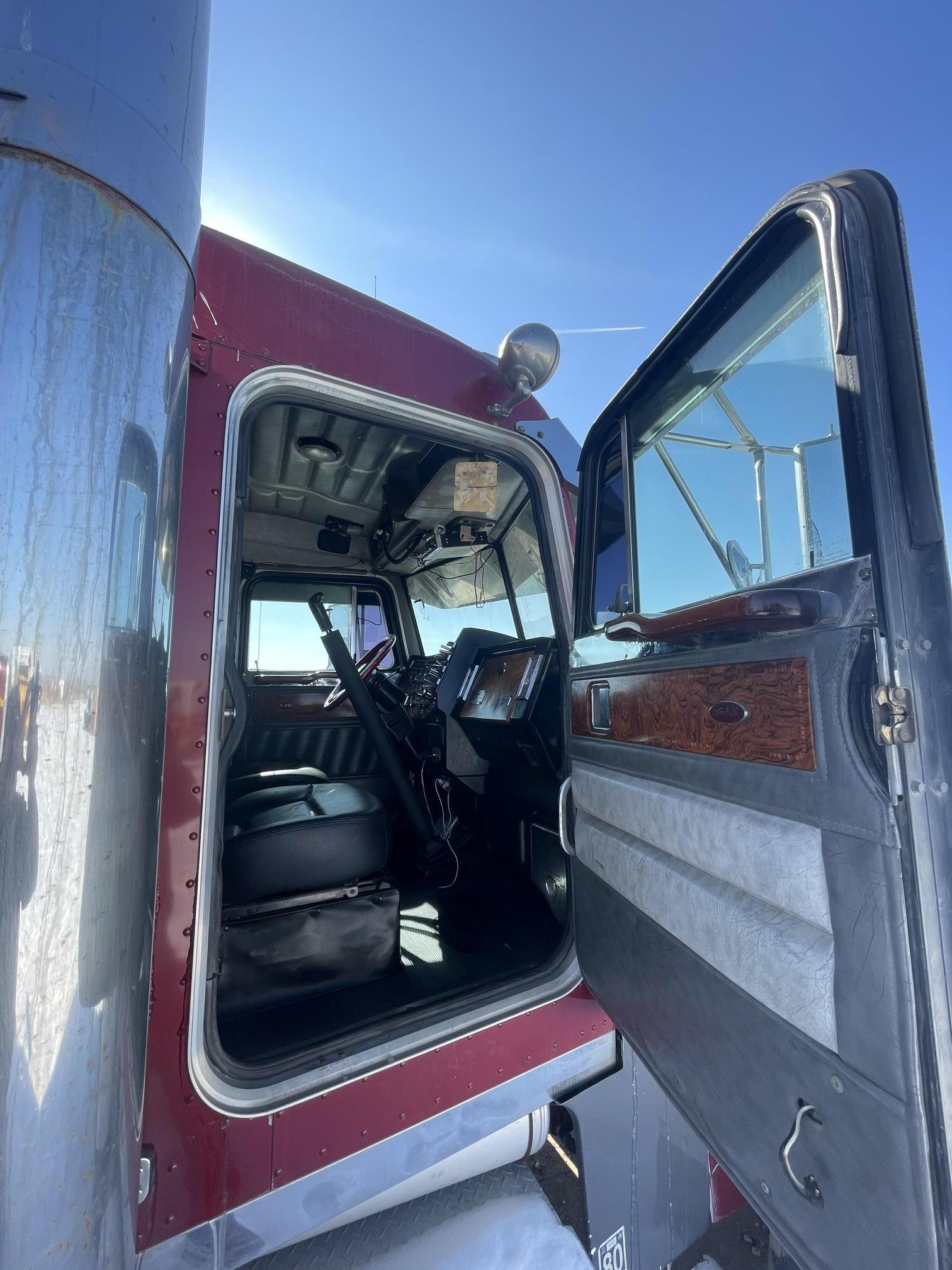 2000 PETERBILT 379 - Image 25