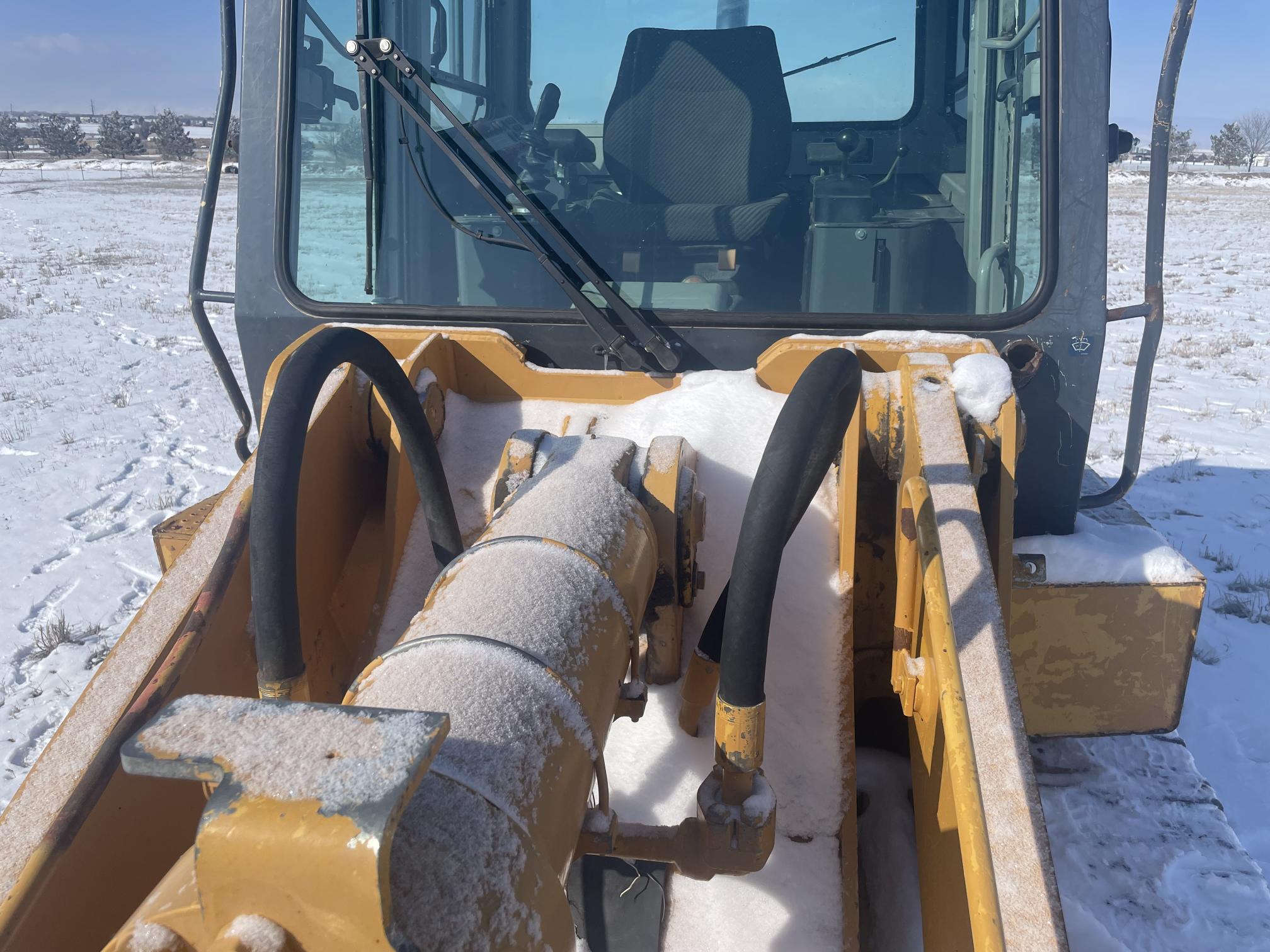 2001 DEERE 755C - Image 24