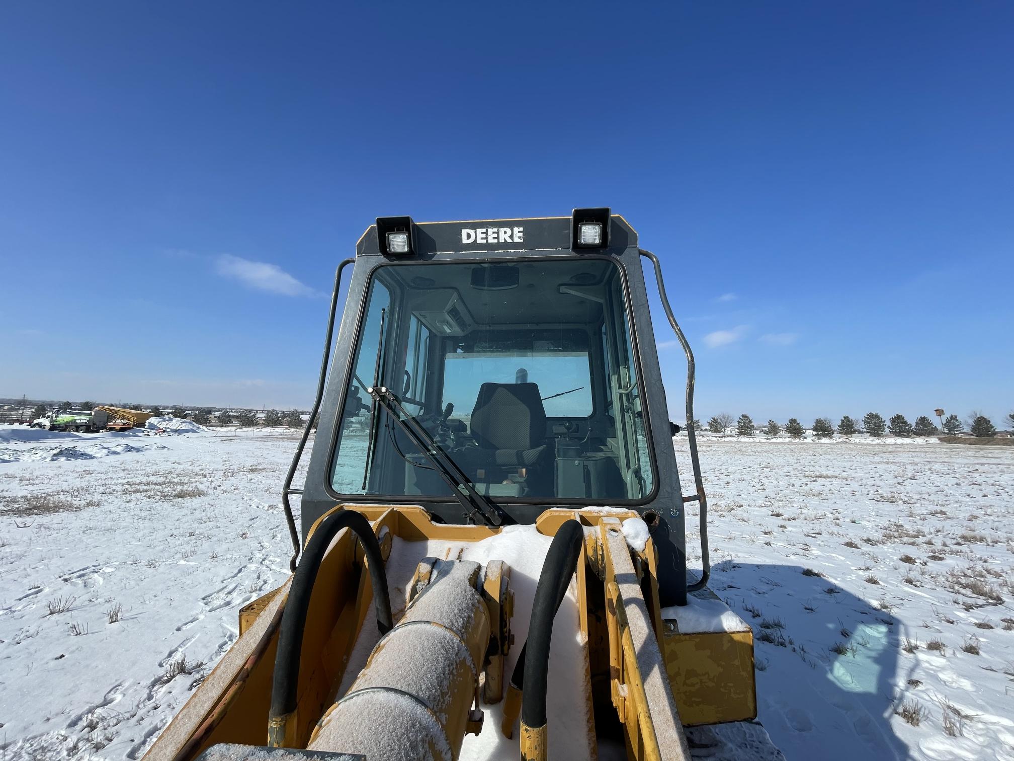 2001 DEERE 755C - Image 23