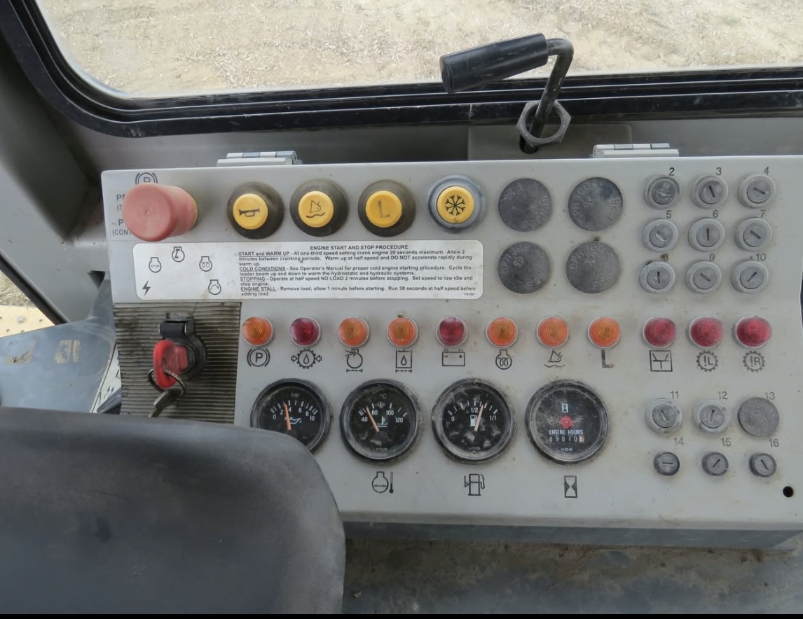 2001 DEERE 755C - Image 26