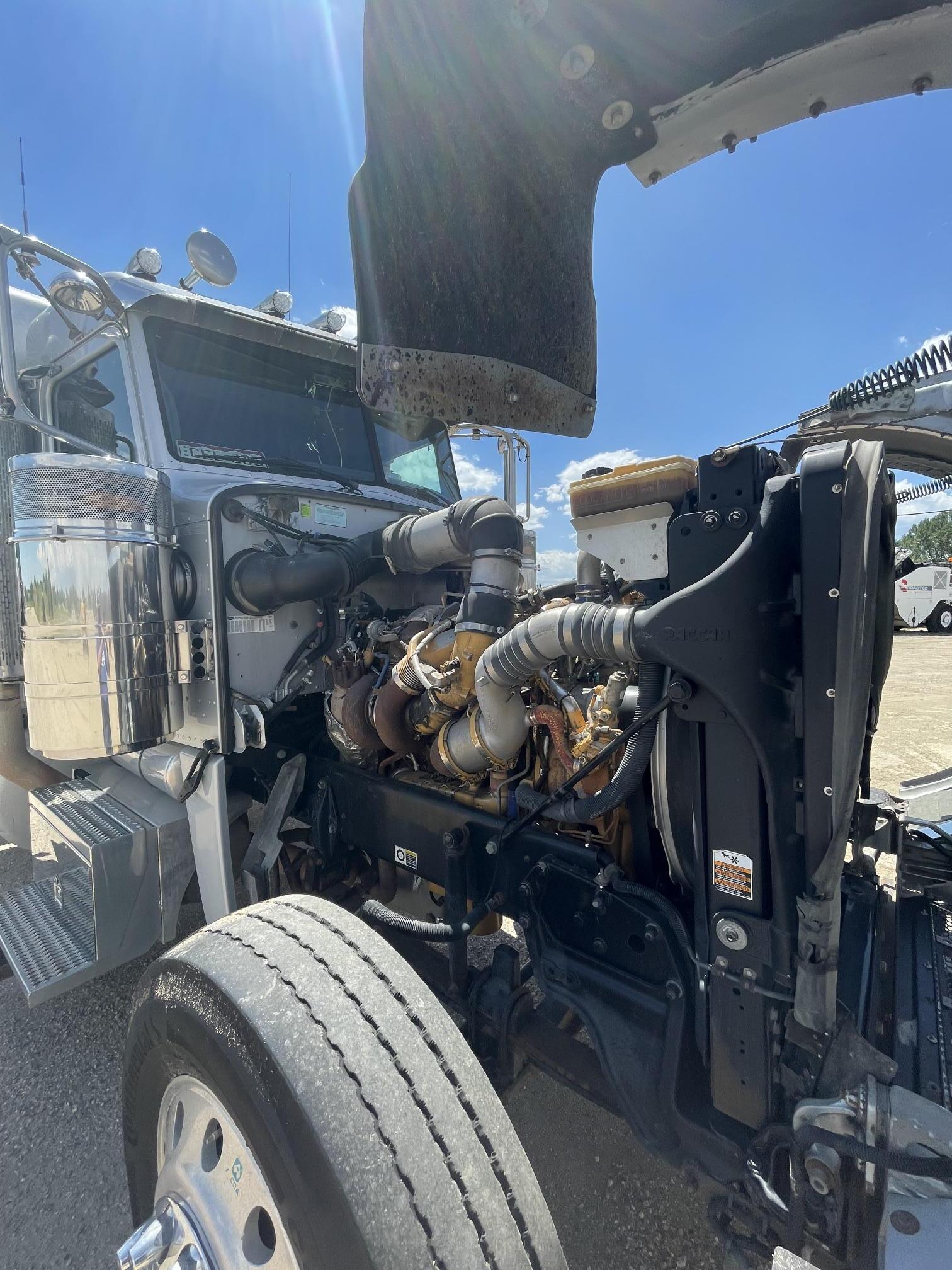 2008 PETERBILT 388 - Image 20