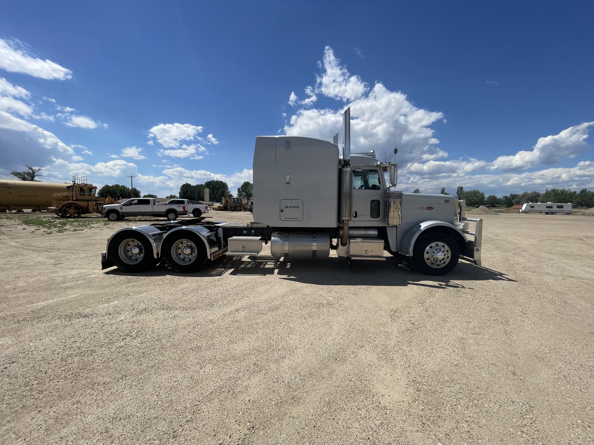2008 PETERBILT 388 - Image 8