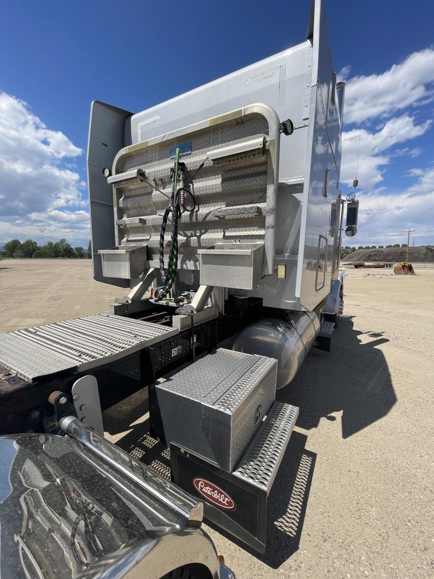2008 PETERBILT 388 - Image 14