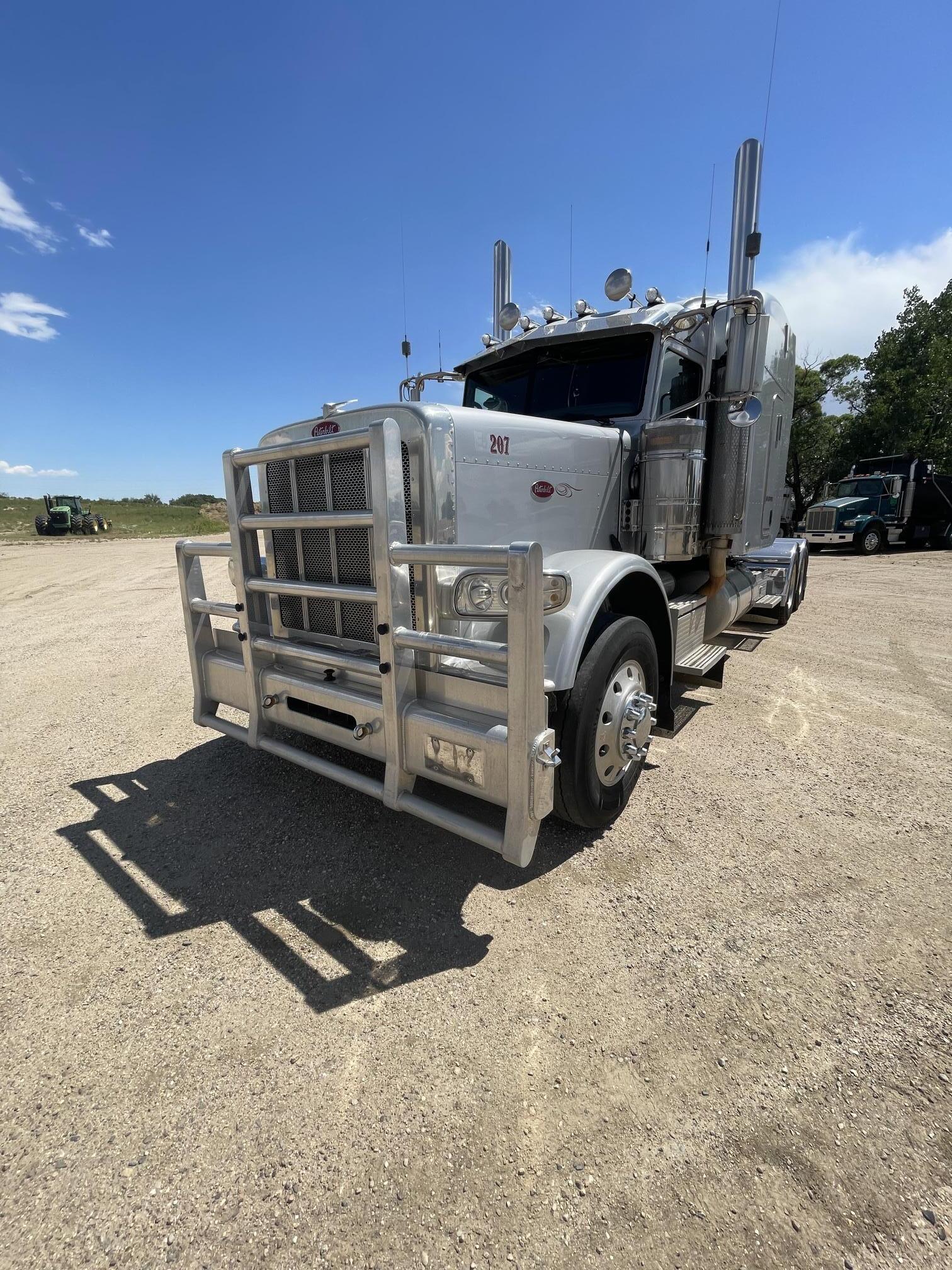 2008 PETERBILT 388 - Image 5