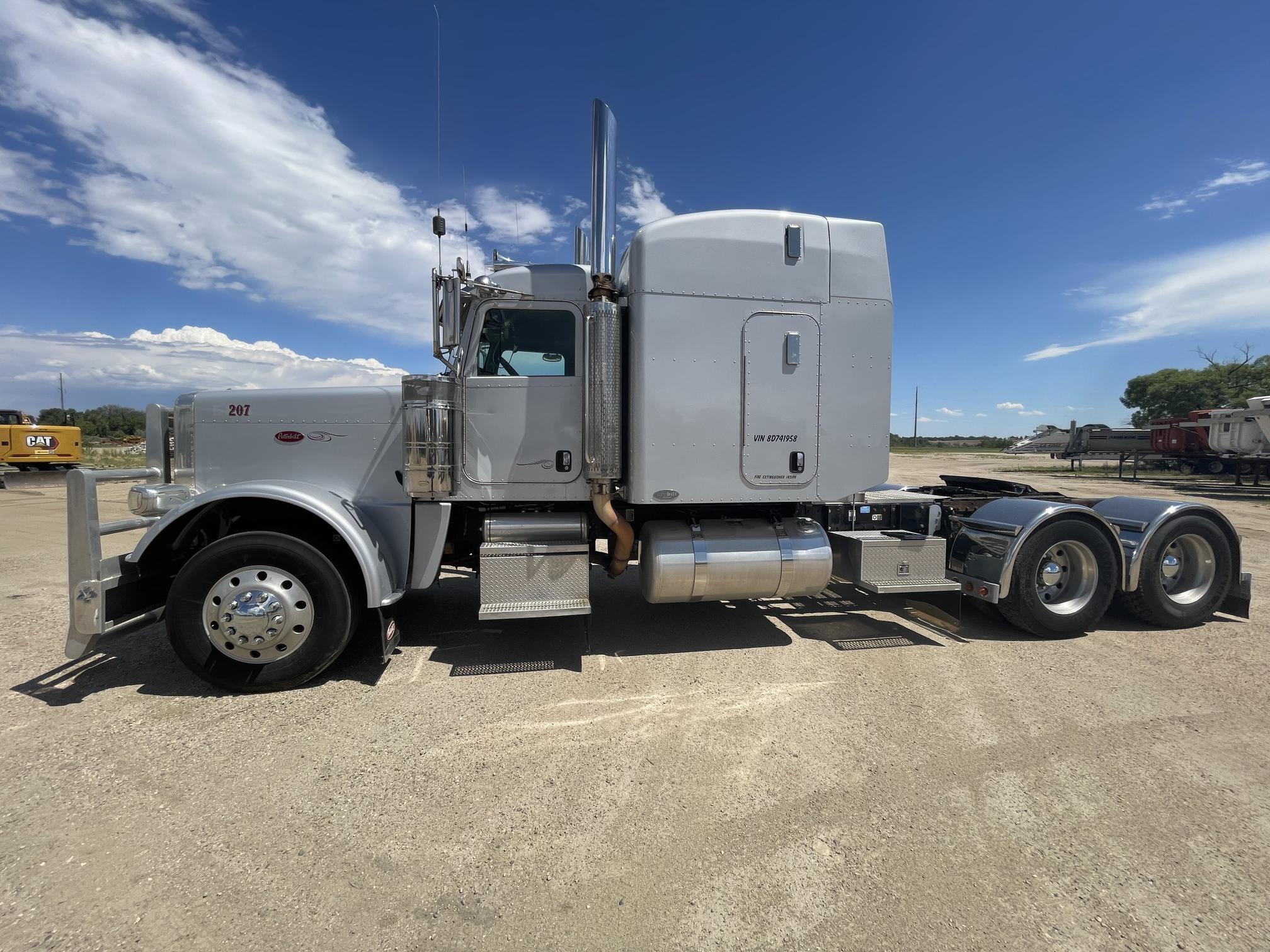 2008 PETERBILT 388 - Image 10