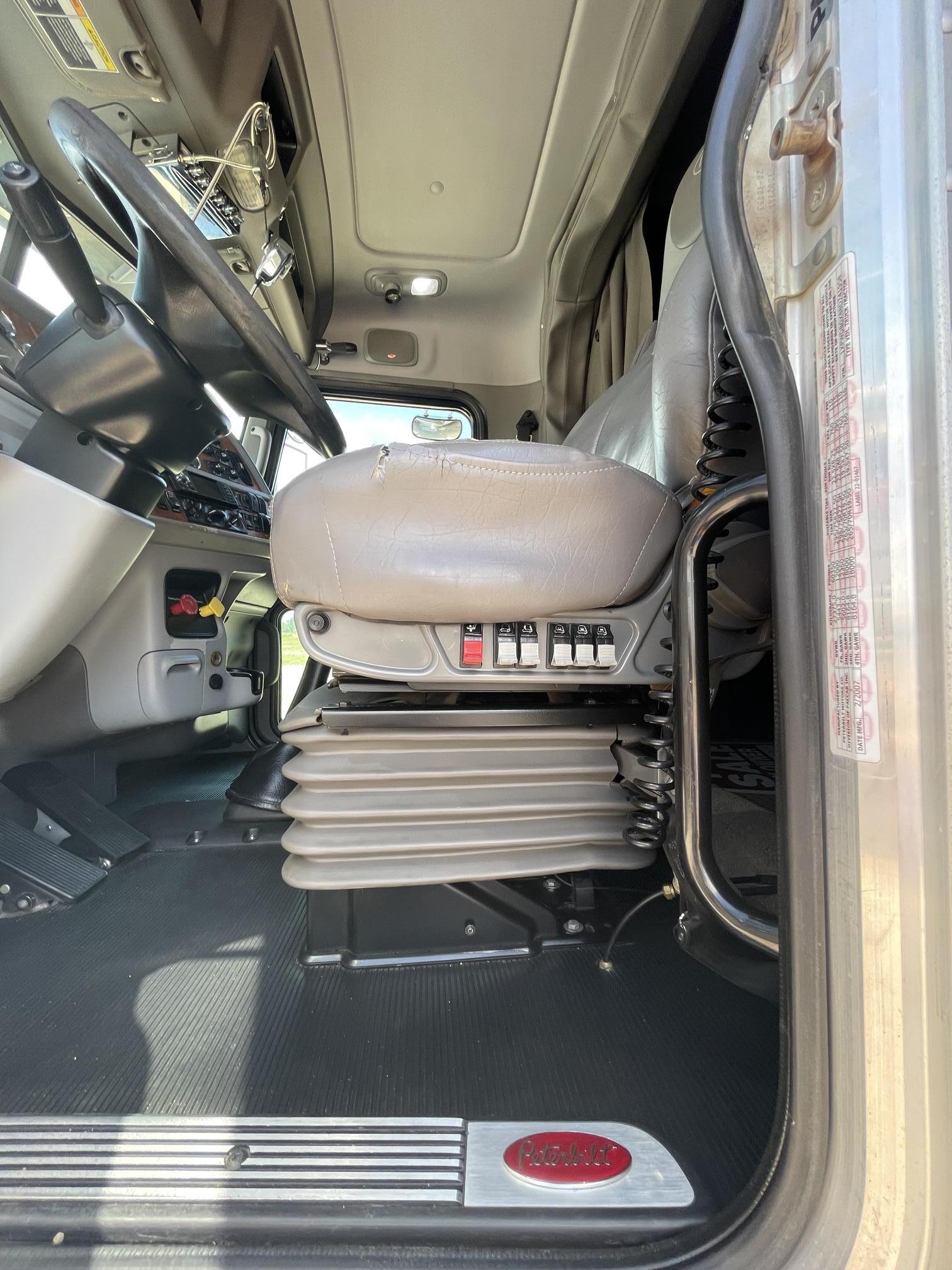 2008 PETERBILT 388 - Image 41