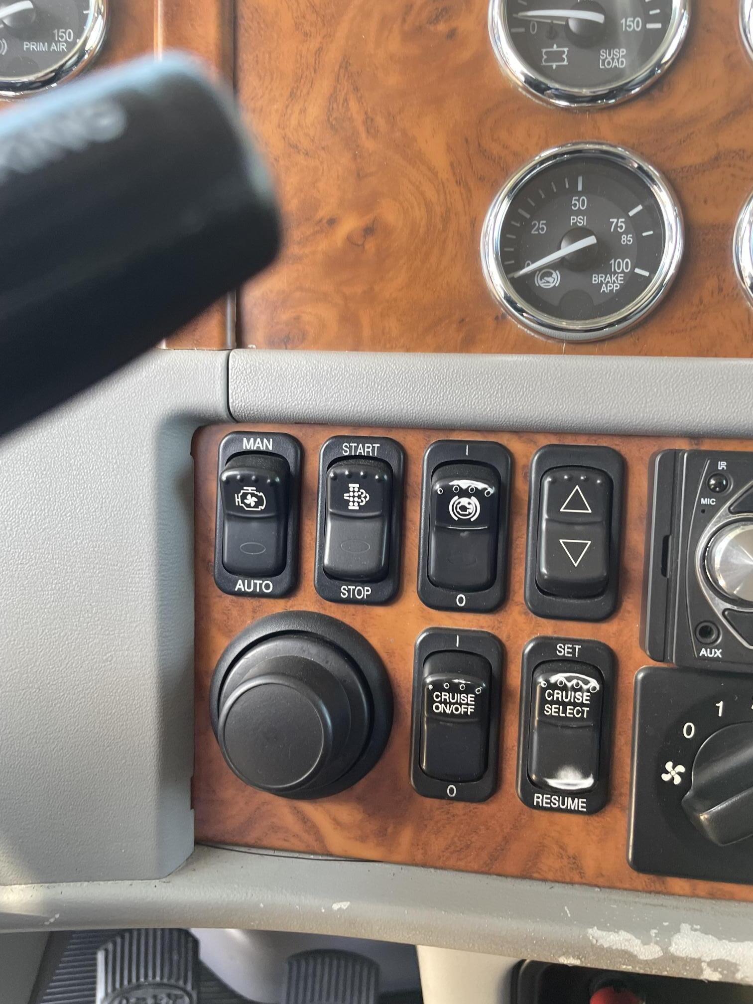 2008 PETERBILT 388 - Image 54