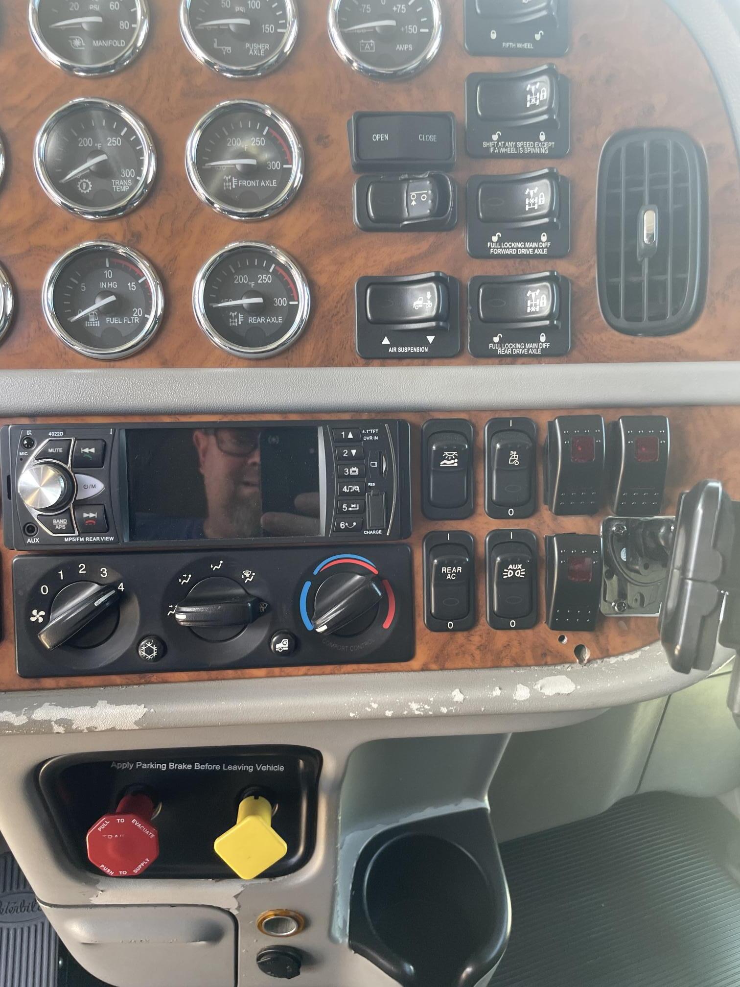 2008 PETERBILT 388 - Image 55