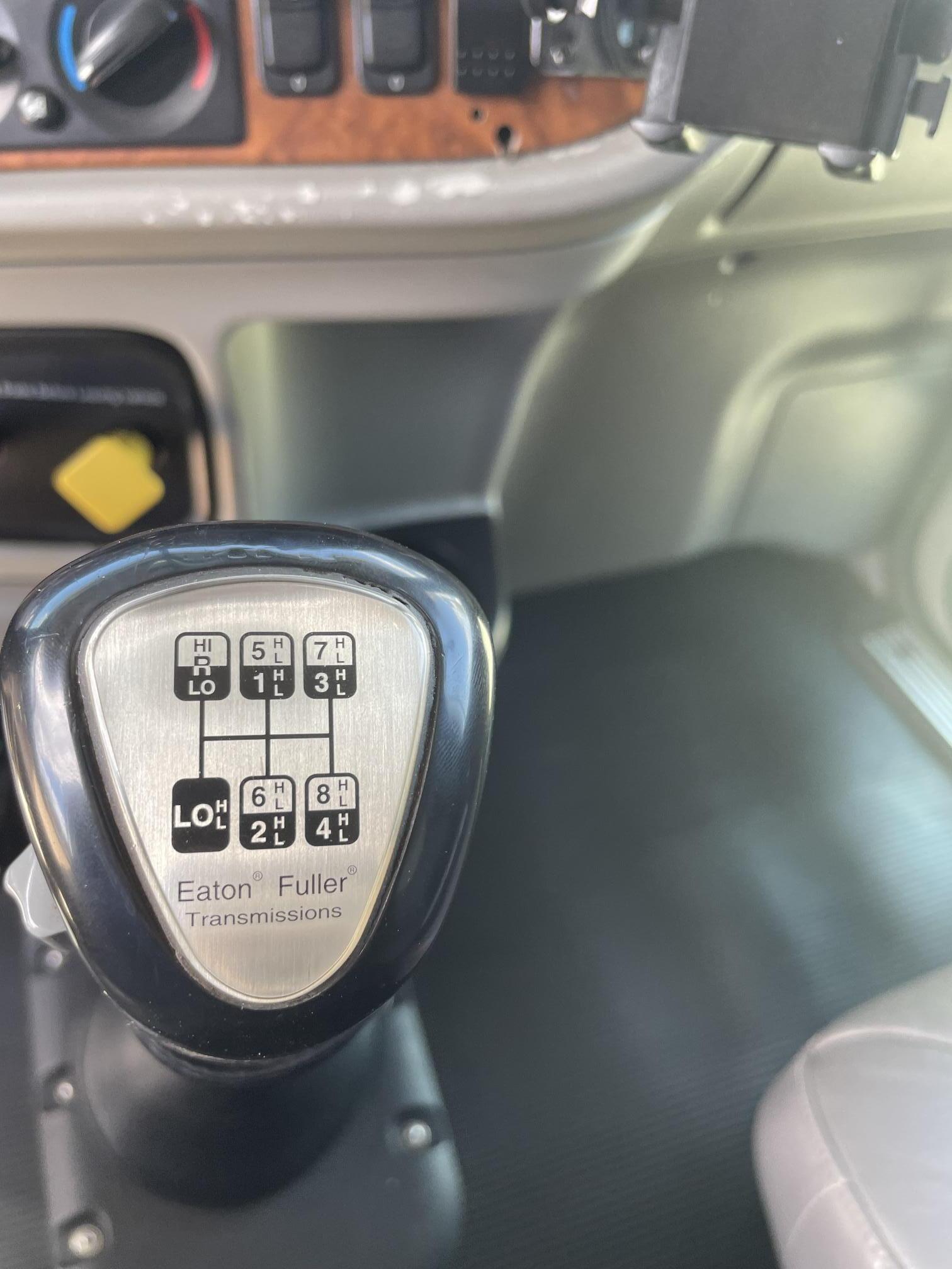 2008 PETERBILT 388 - Image 57