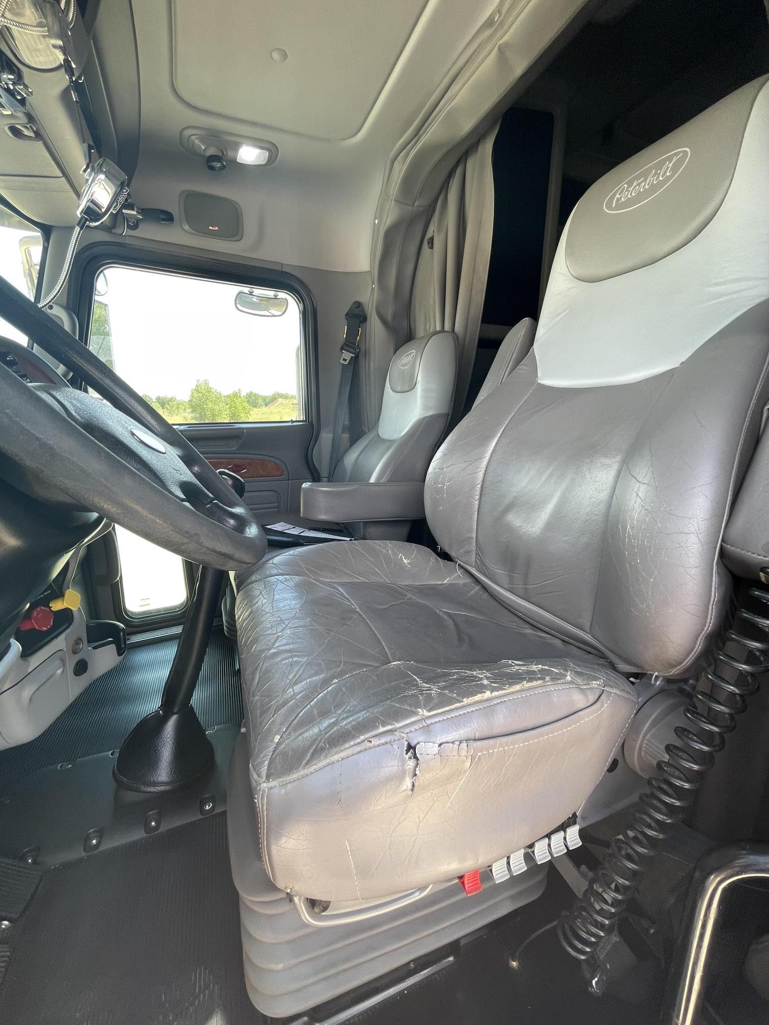 2008 PETERBILT 388 - Image 42