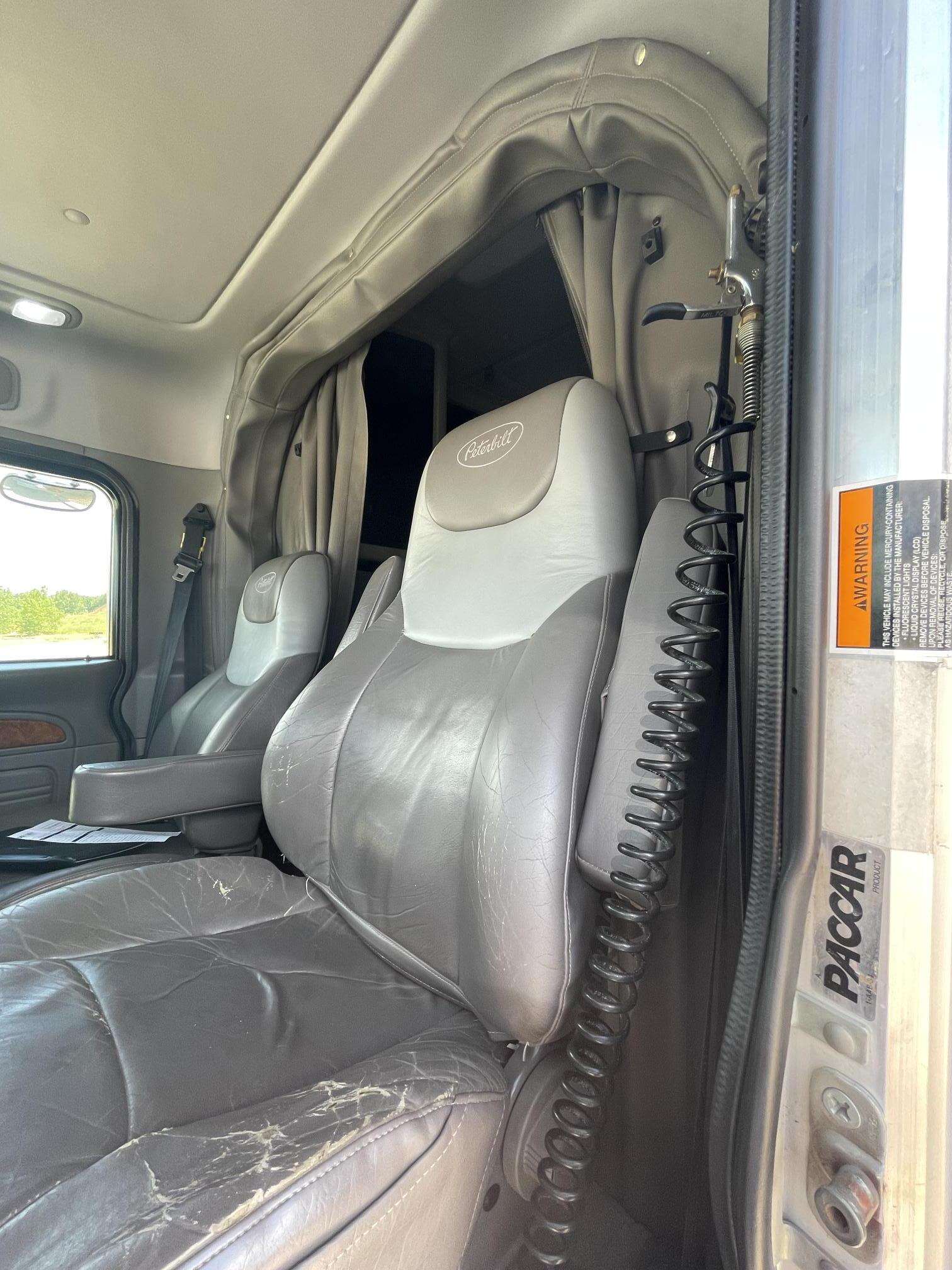 2008 PETERBILT 388 - Image 43
