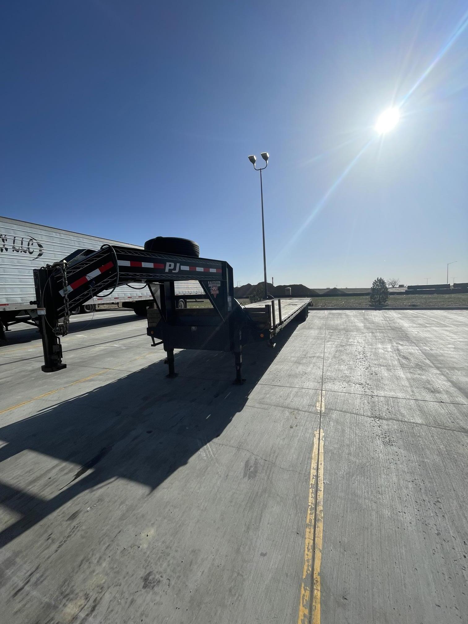 2022 PJ TRAILERS 49 ft - Image 6