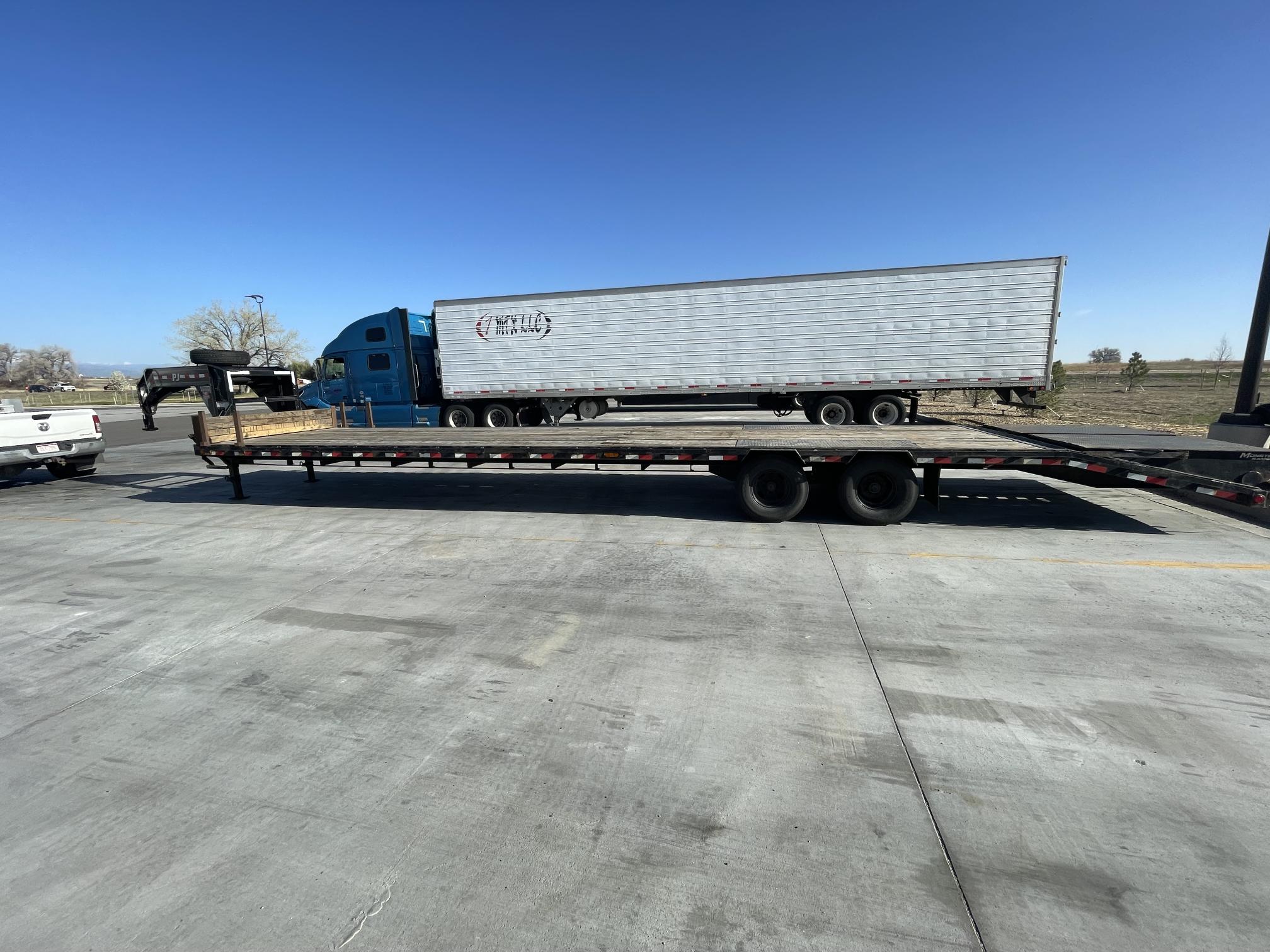 2022 PJ TRAILERS 49 ft - view 18 of 22