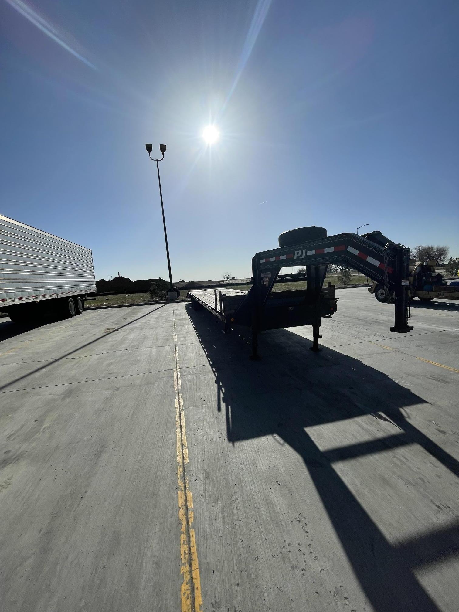 2022 PJ TRAILERS 49 ft - Image 13