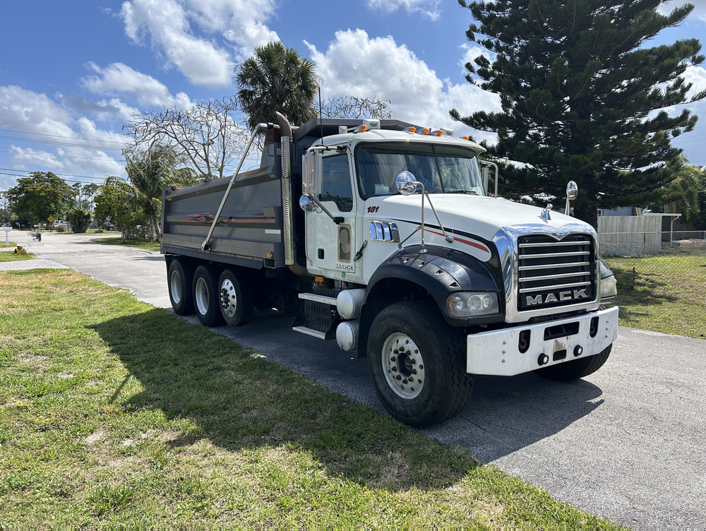 2008 MACK GU Granite - Image 2