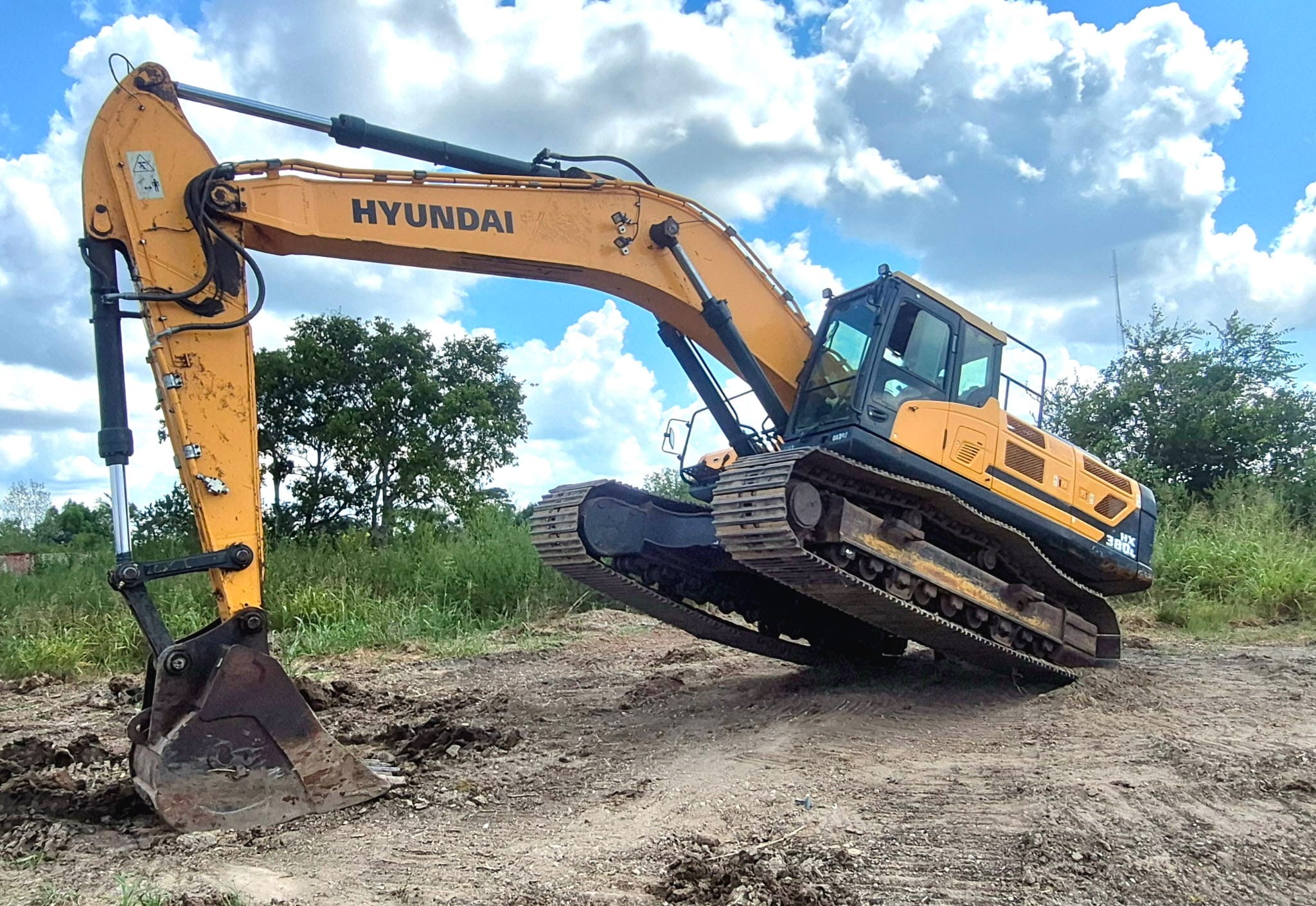 2019 HYUNDAI HX380L - Image 3