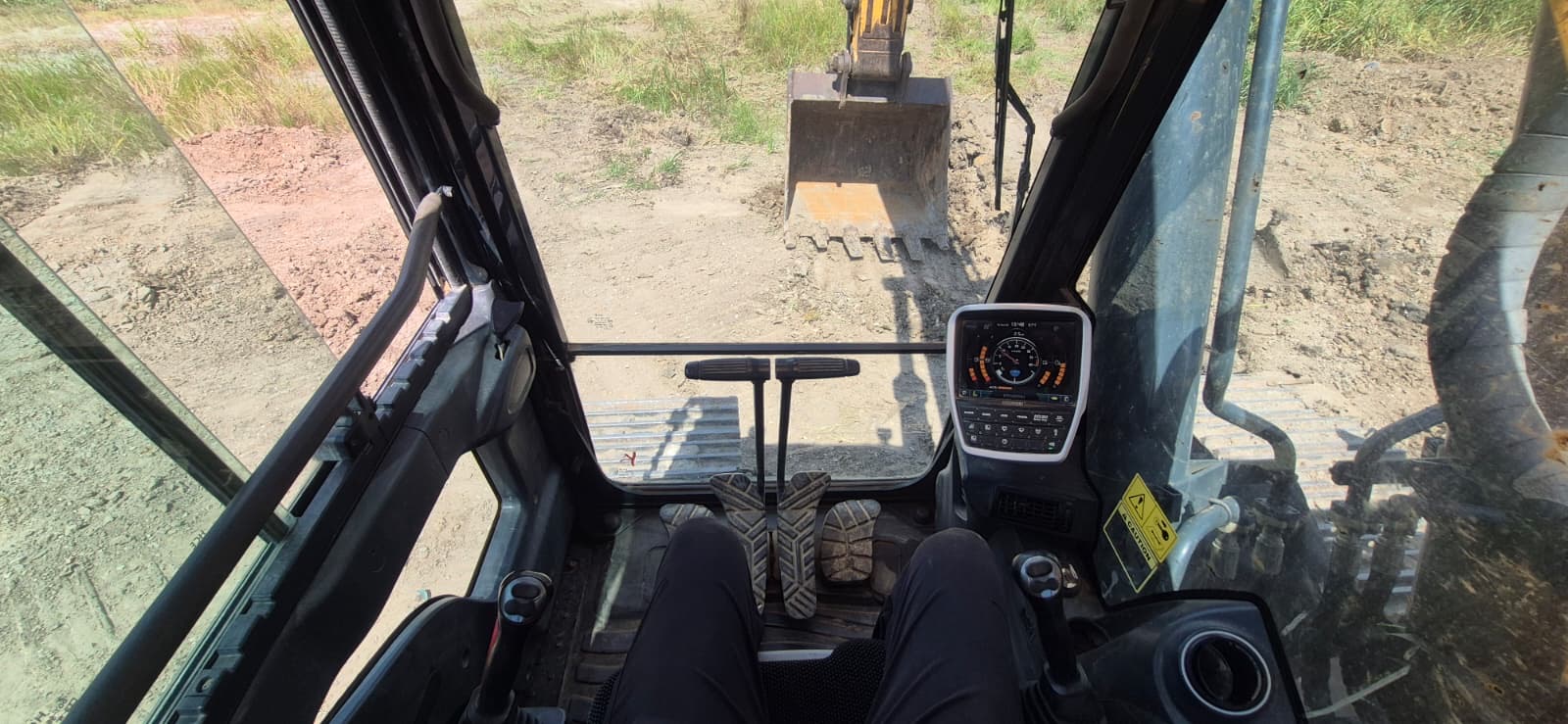 2019 HYUNDAI HX380L - Image 9