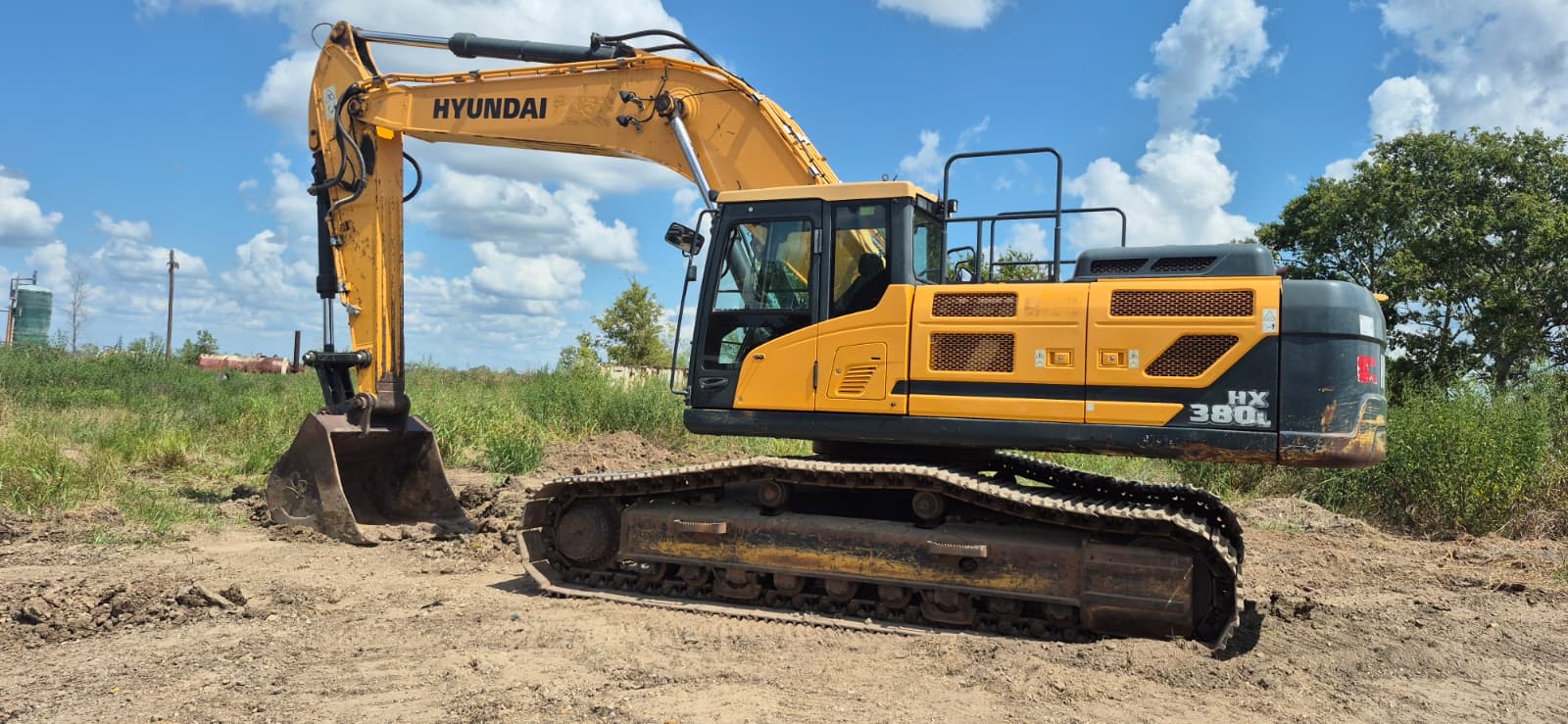 2019 HYUNDAI HX380L - view 1 of 19