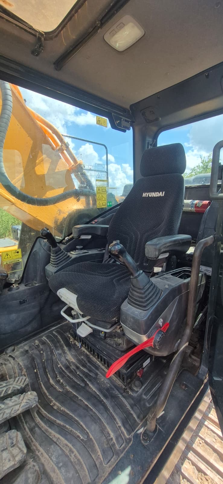 2019 HYUNDAI HX380L - Image 18