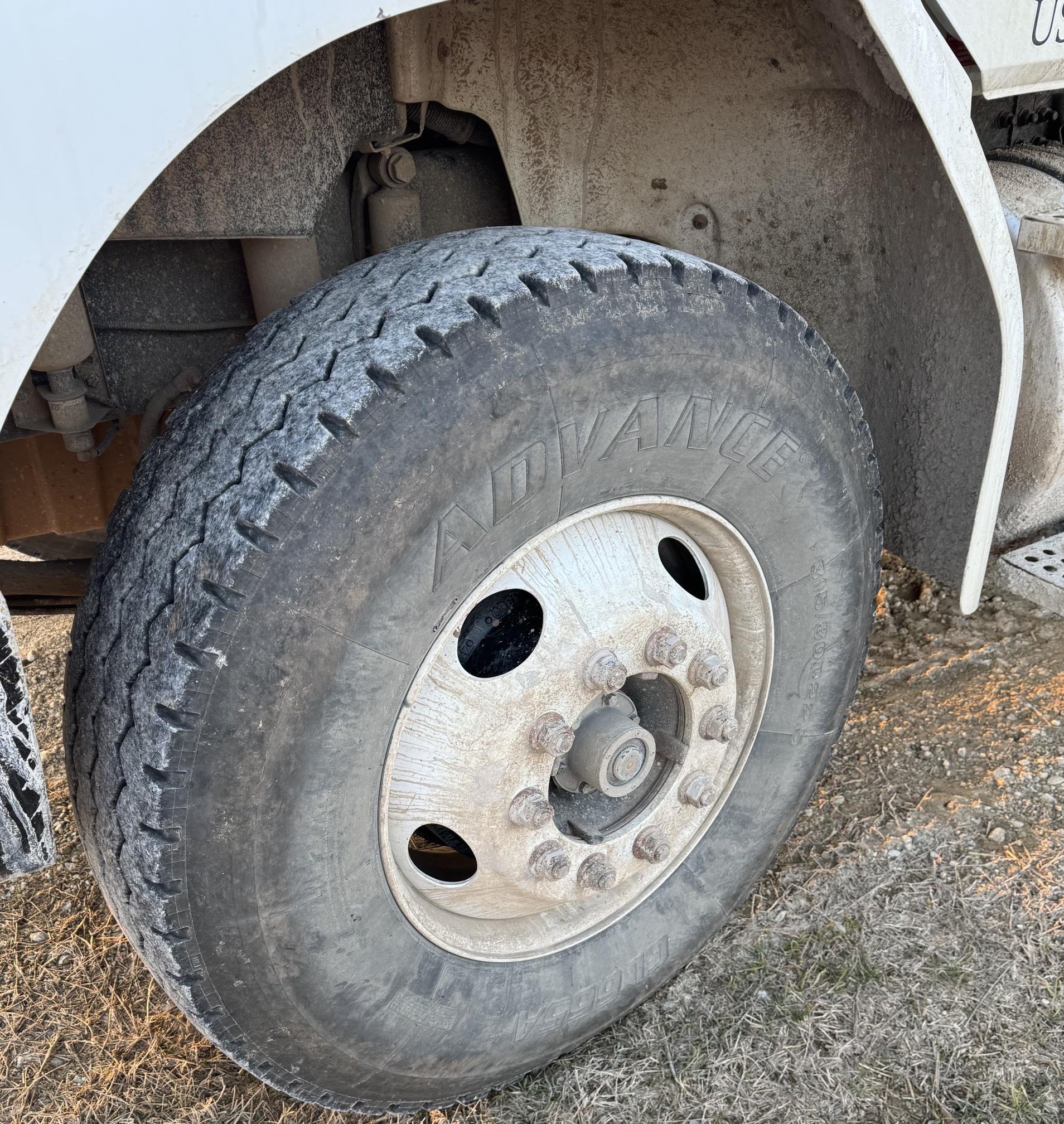 2004 FREIGHTLINER FL112 - Image 13