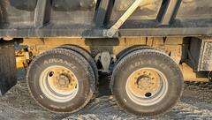 2004 FREIGHTLINER FL112 - Image 17