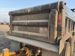 2004 FREIGHTLINER FL112 - Image 18