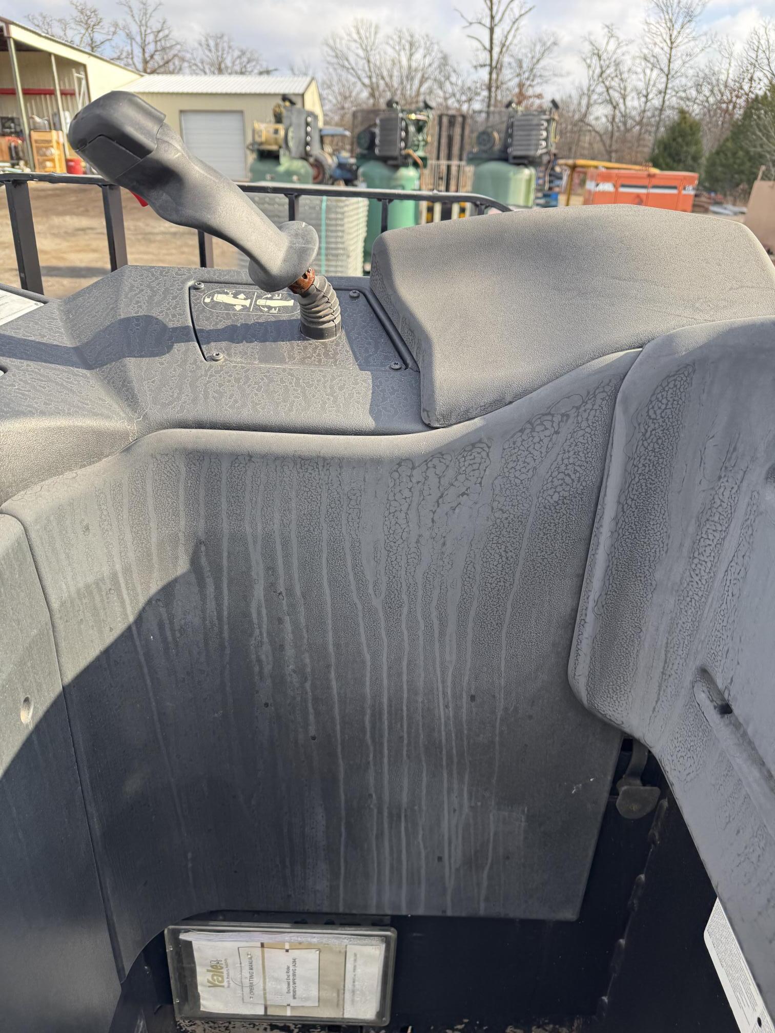 2016 YALE Lift Truck Model - view 10 of 19