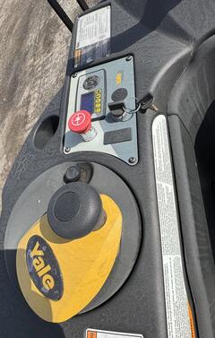 2016 YALE Lift Truck Model - Image 9