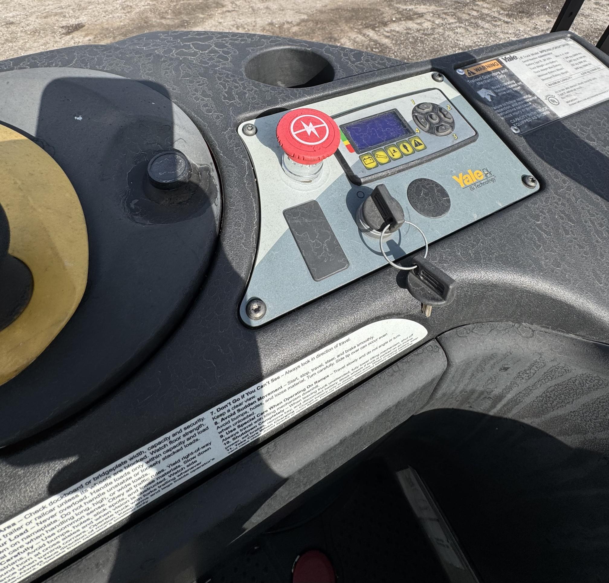 2016 YALE Lift Truck Model - view 8 of 19