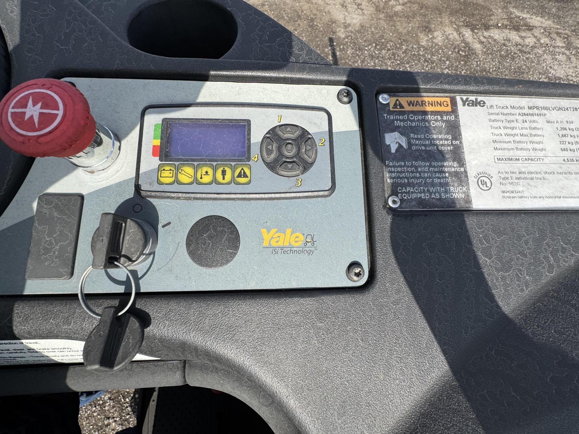 2016 YALE Lift Truck Model - view 7 of 19