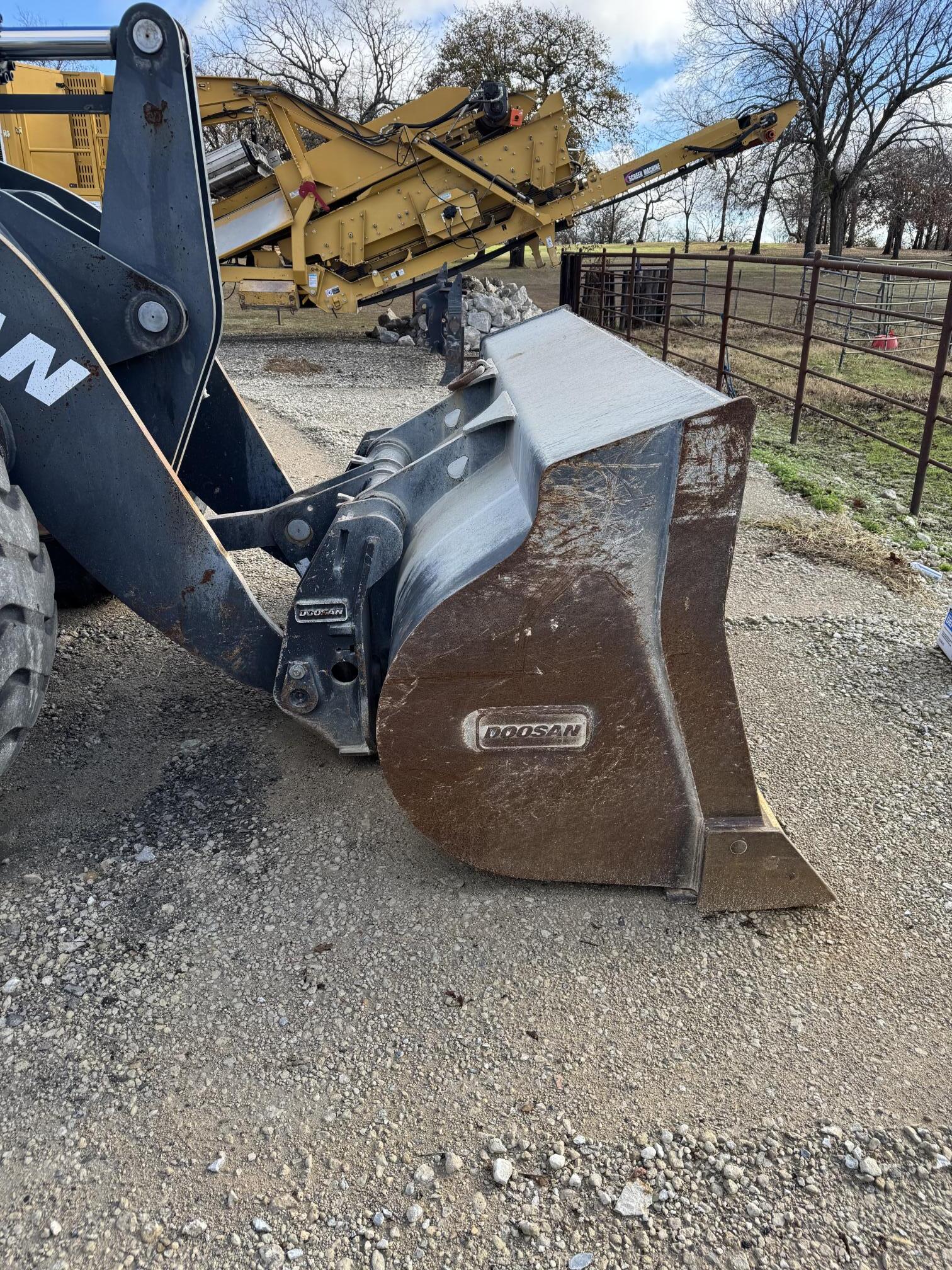 2018 DOOSAN DL 220 - Image 10