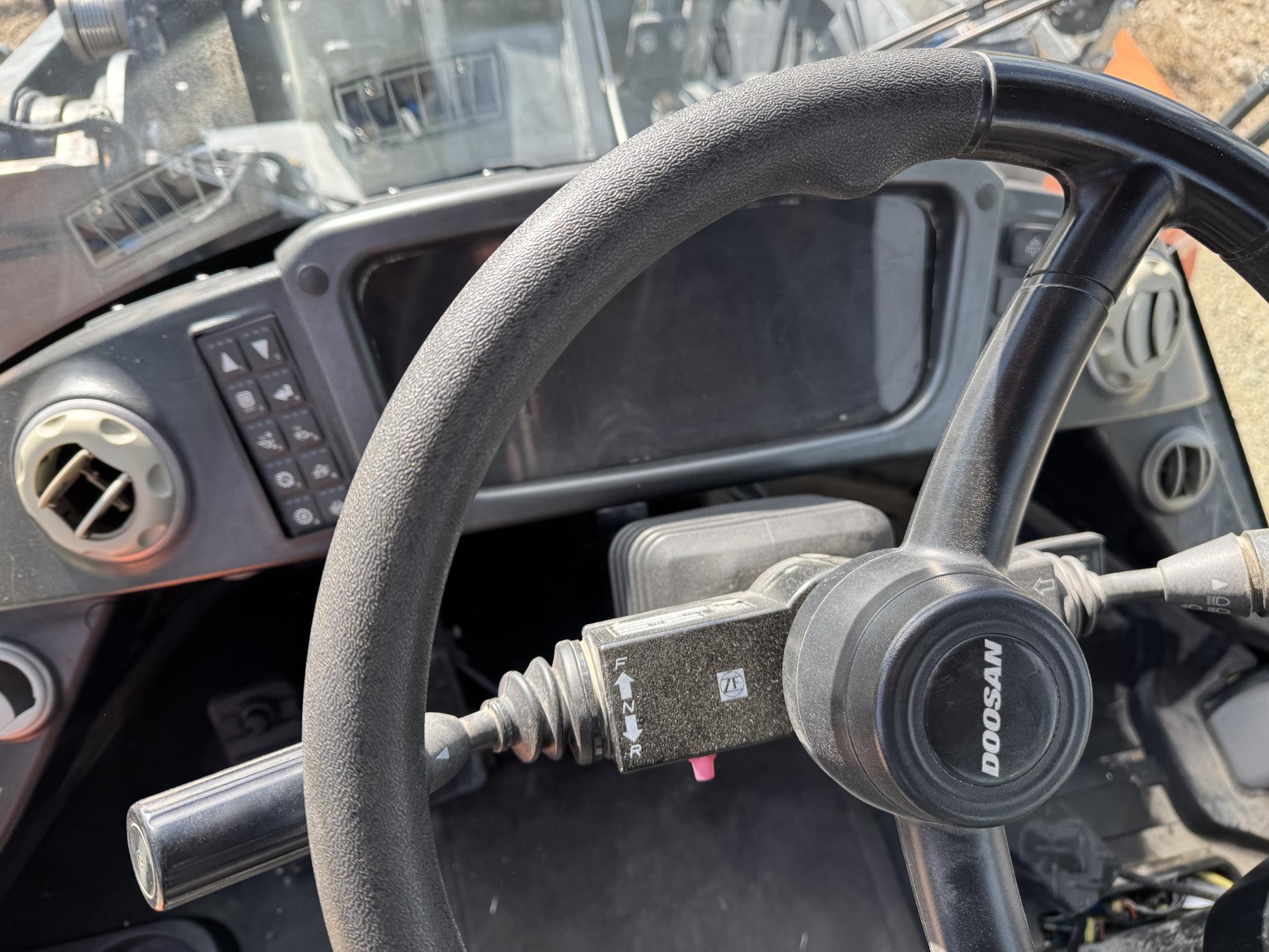 2018 DOOSAN DL 220 - Image 28