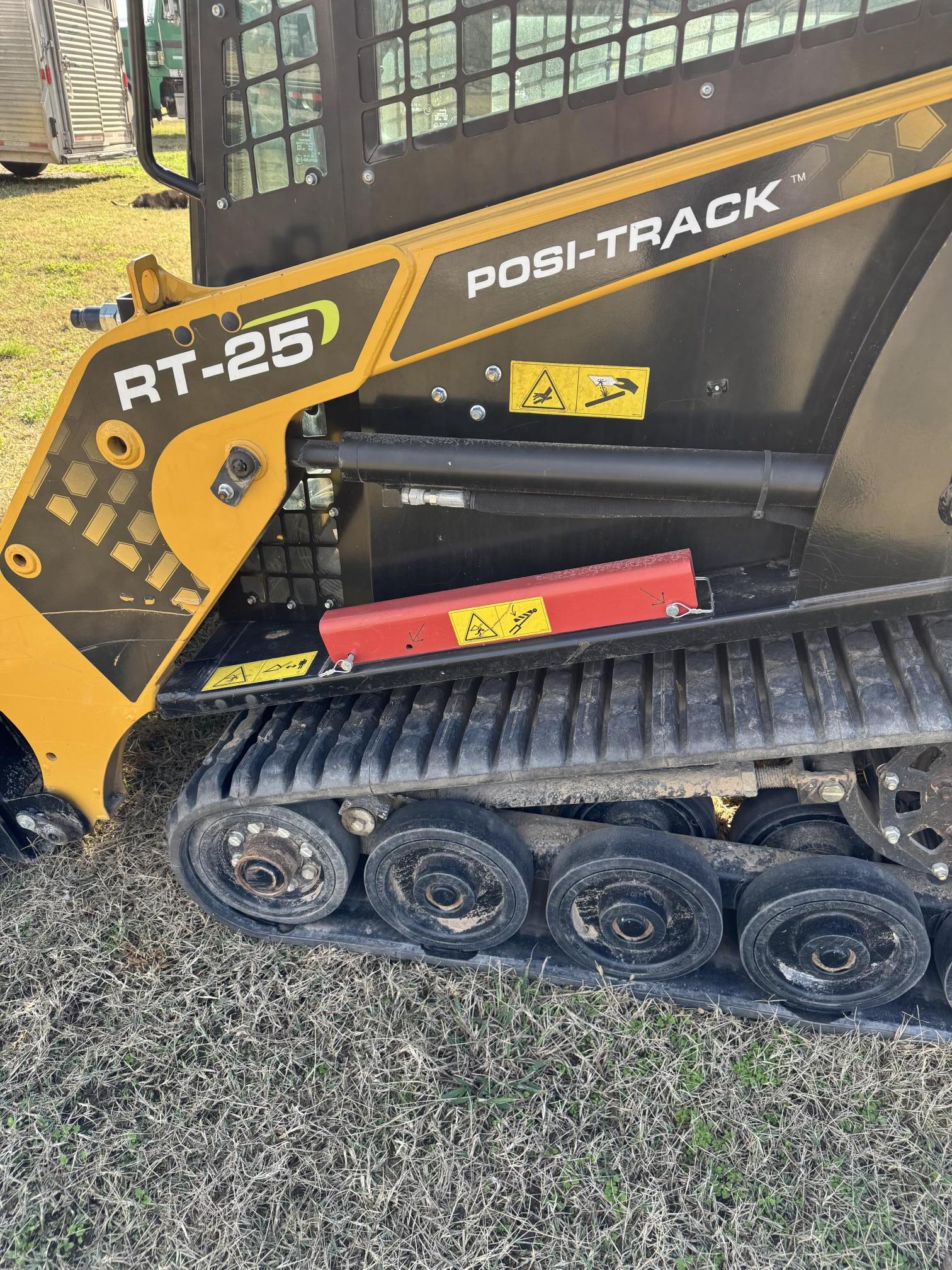 2022 ASV RT-25 - Image 17