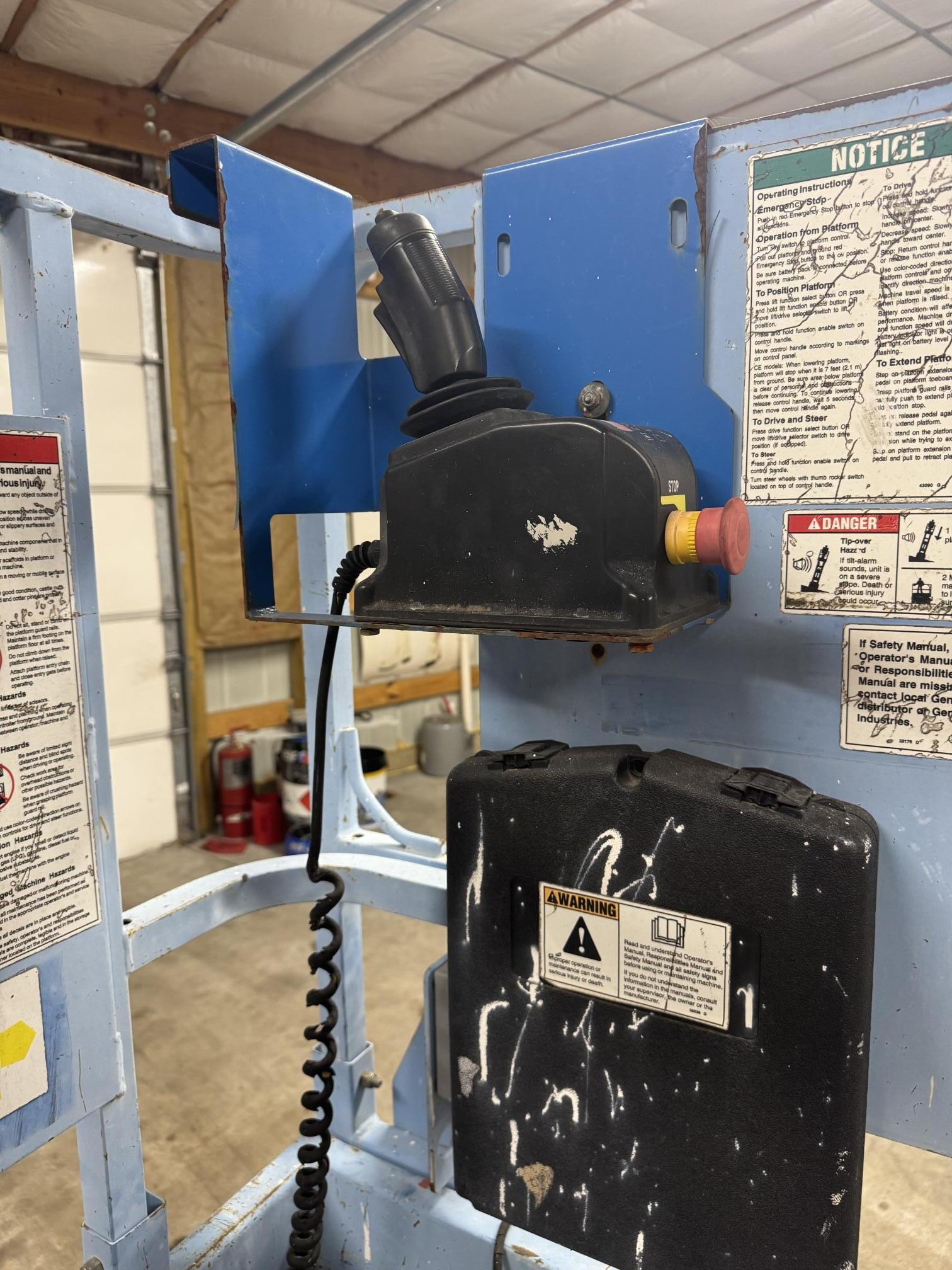 2002 GENIE GS-1930 - view 7 of 11