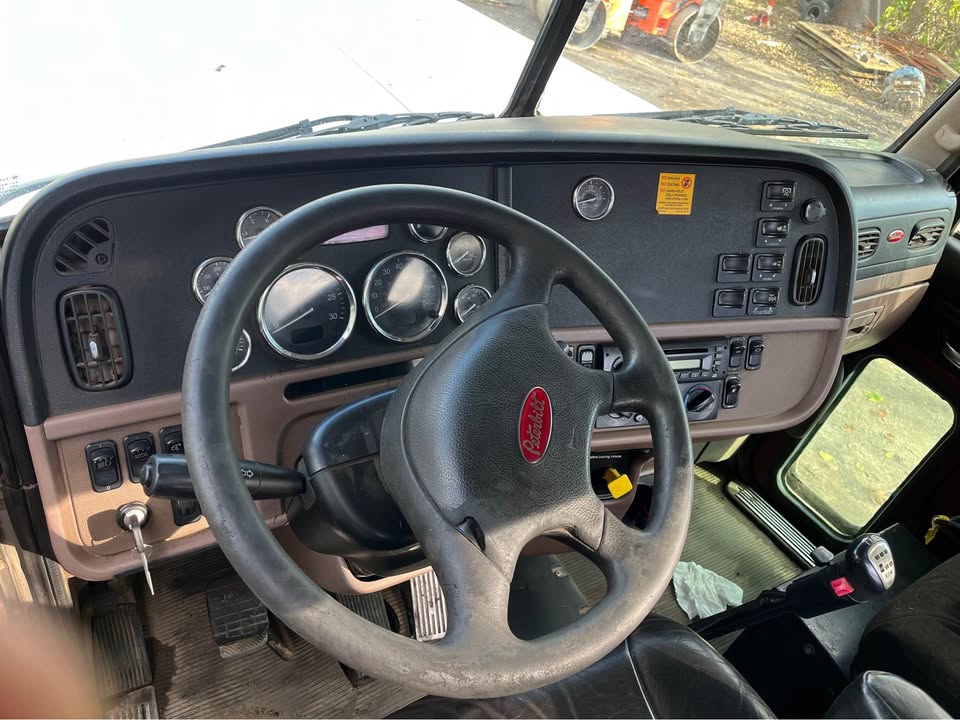 2013 PETERBILT 388 - Image 8
