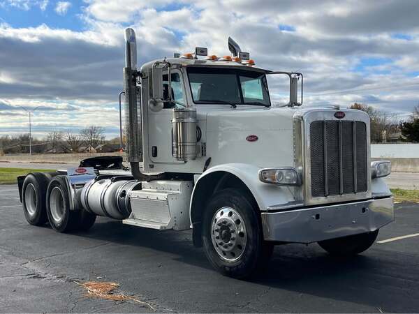 2013 PETERBILT 388