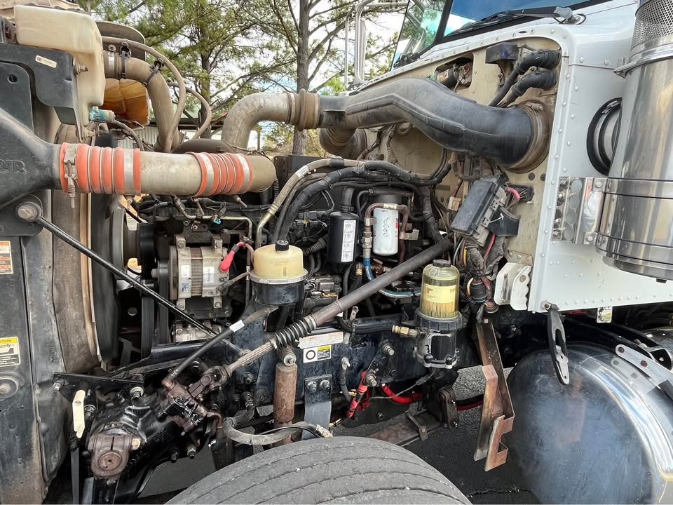 2013 PETERBILT 388 - Image 23