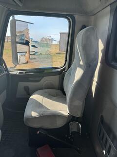 2007 VOLVO VNL42T - Image 17