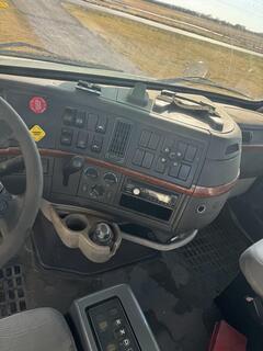 2007 VOLVO VNL42T - Image 15