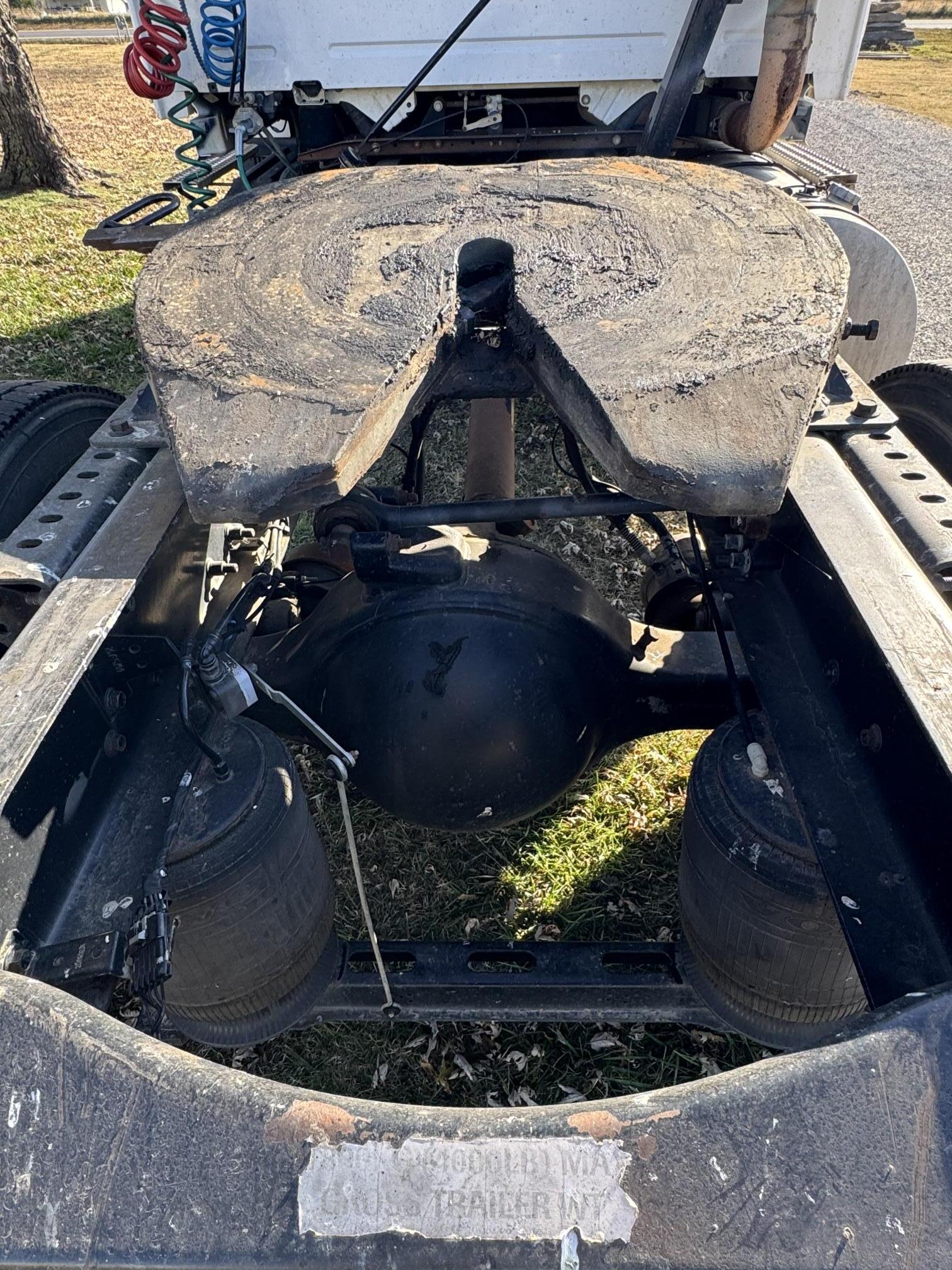 2007 VOLVO VNL42T - Image 25