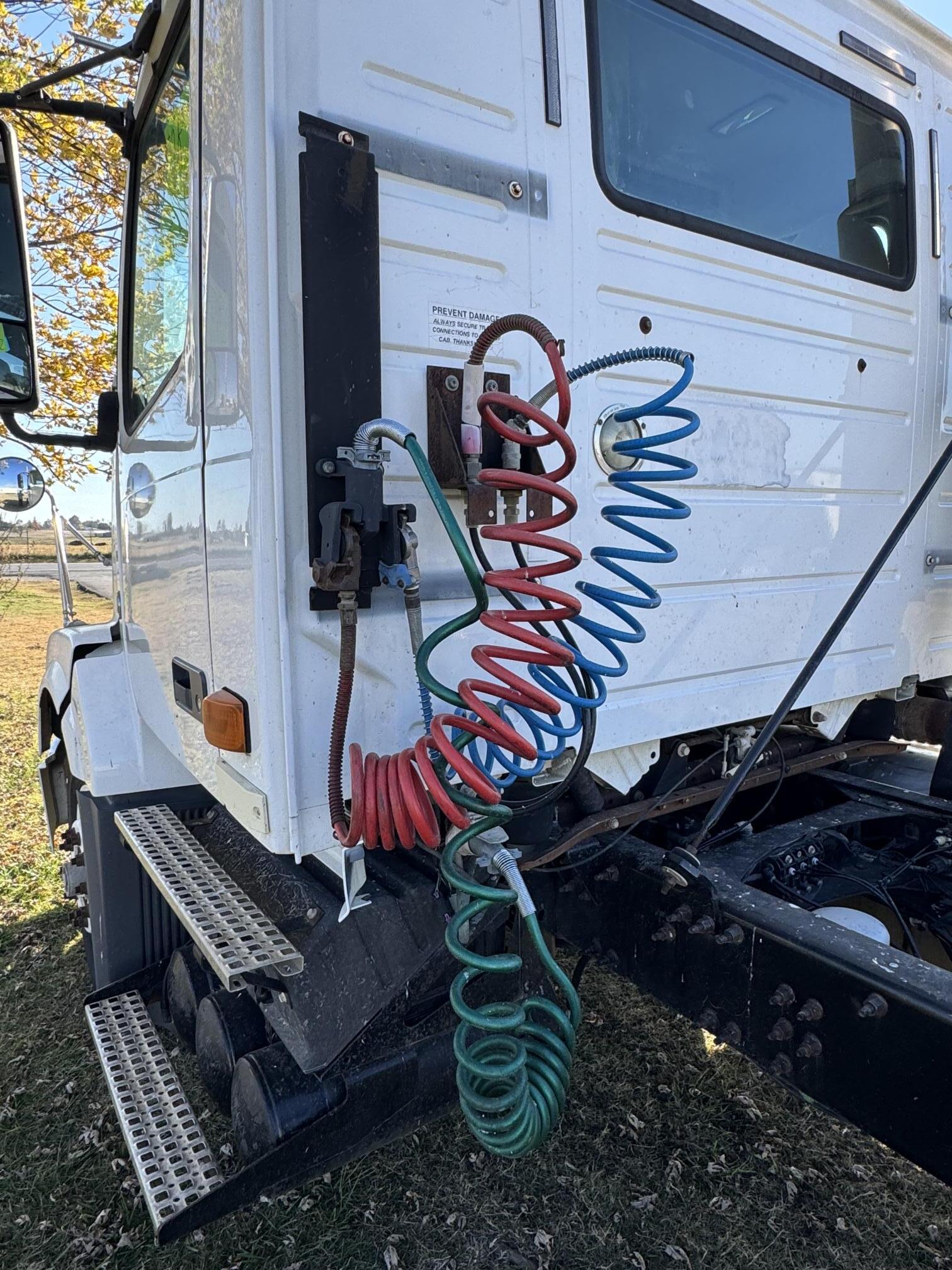 2007 VOLVO VNL42T - Image 20