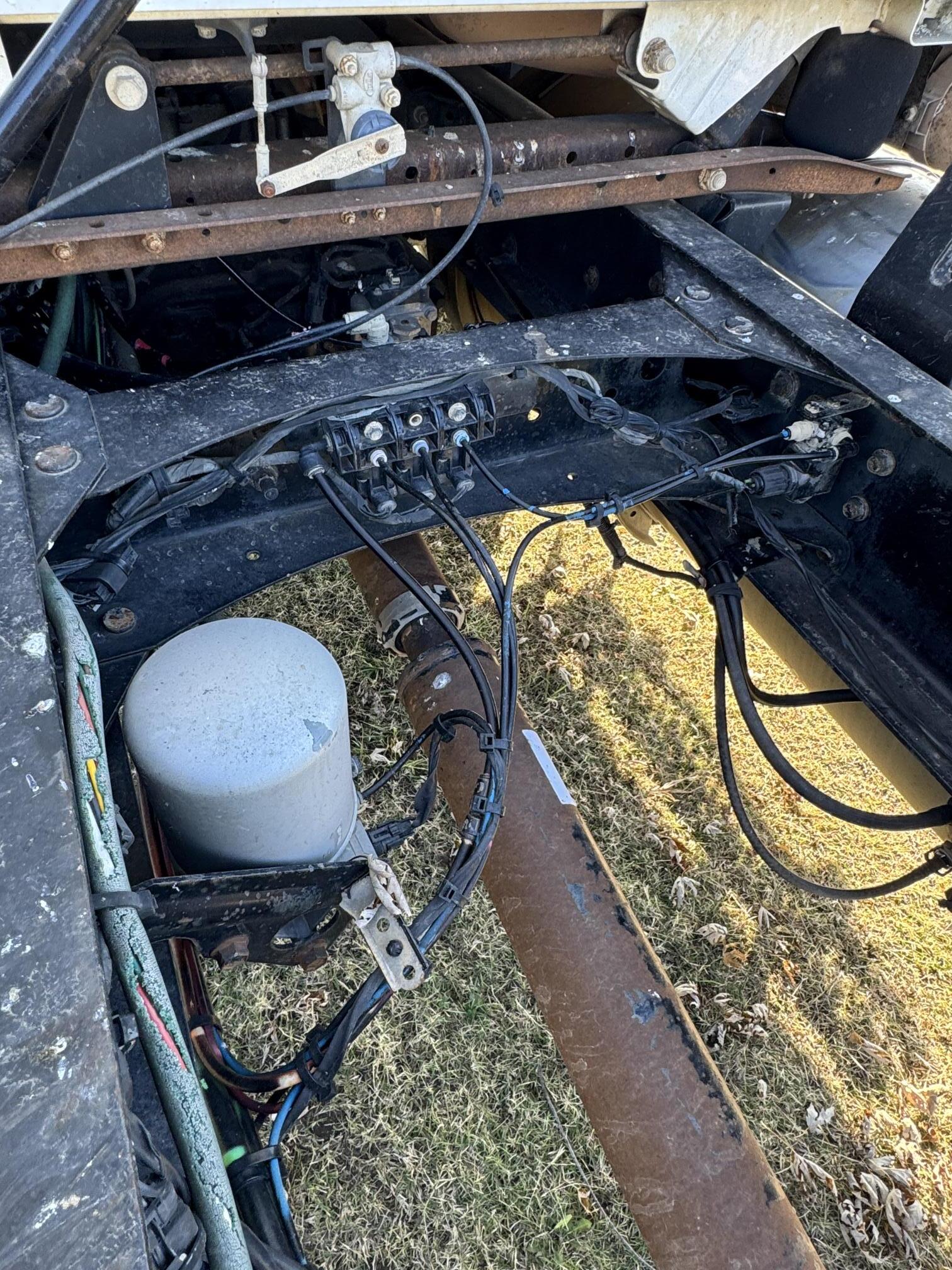 2007 VOLVO VNL42T - Image 23