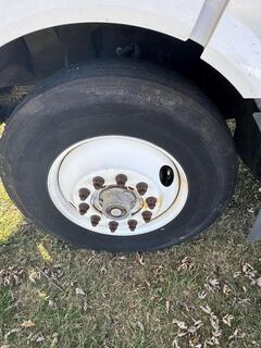 2007 VOLVO VNL42T - Image 27