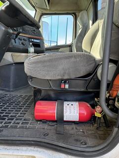 2007 VOLVO VNL42T - Image 11