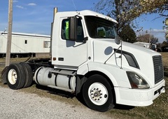 2007 VOLVO VNL42T - Image 4