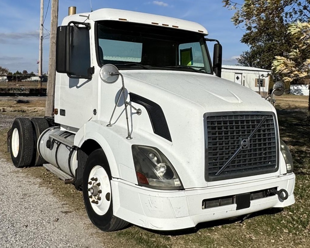 2007 VOLVO VNL42T - Image 2
