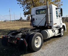 2007 VOLVO VNL42T - Image 6