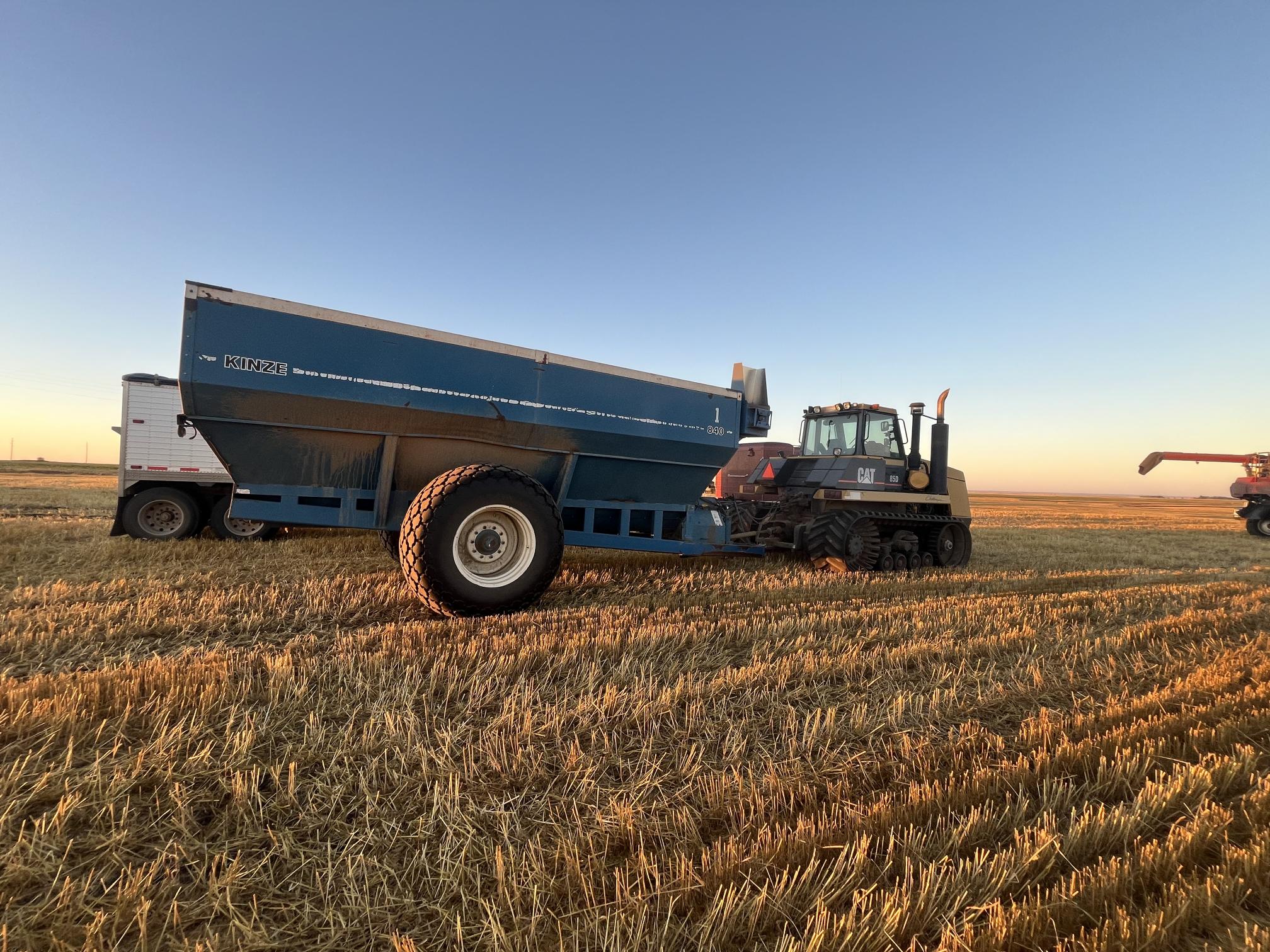 1993 KINZE 840 - Image 11