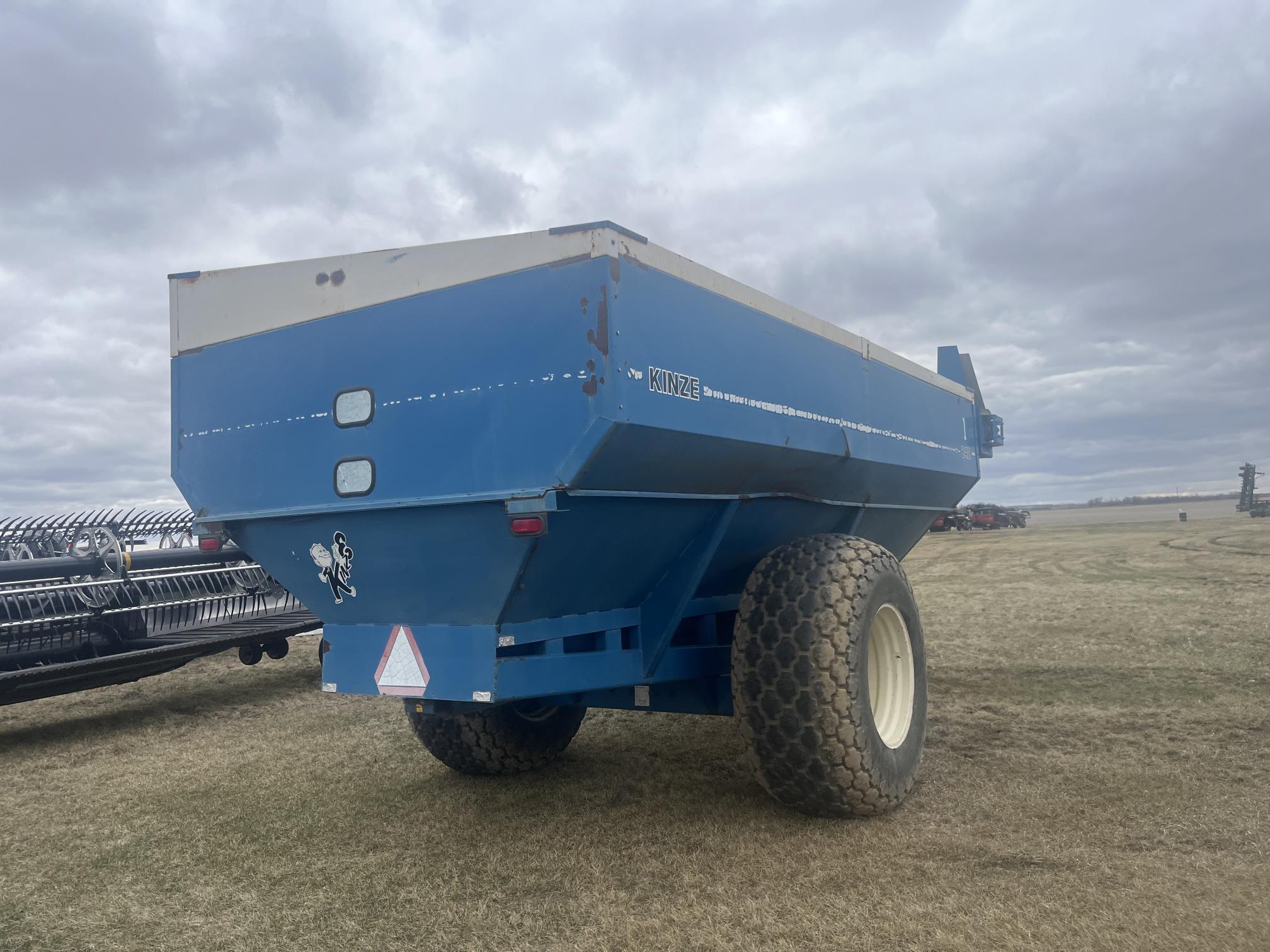 1993 KINZE 840 - Image 15